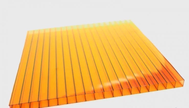 Поликарбонат сотовый оранжевый 6мм 2,1*6 (пл.0,77кг/м.кв) без нижней пленки MultiGreen